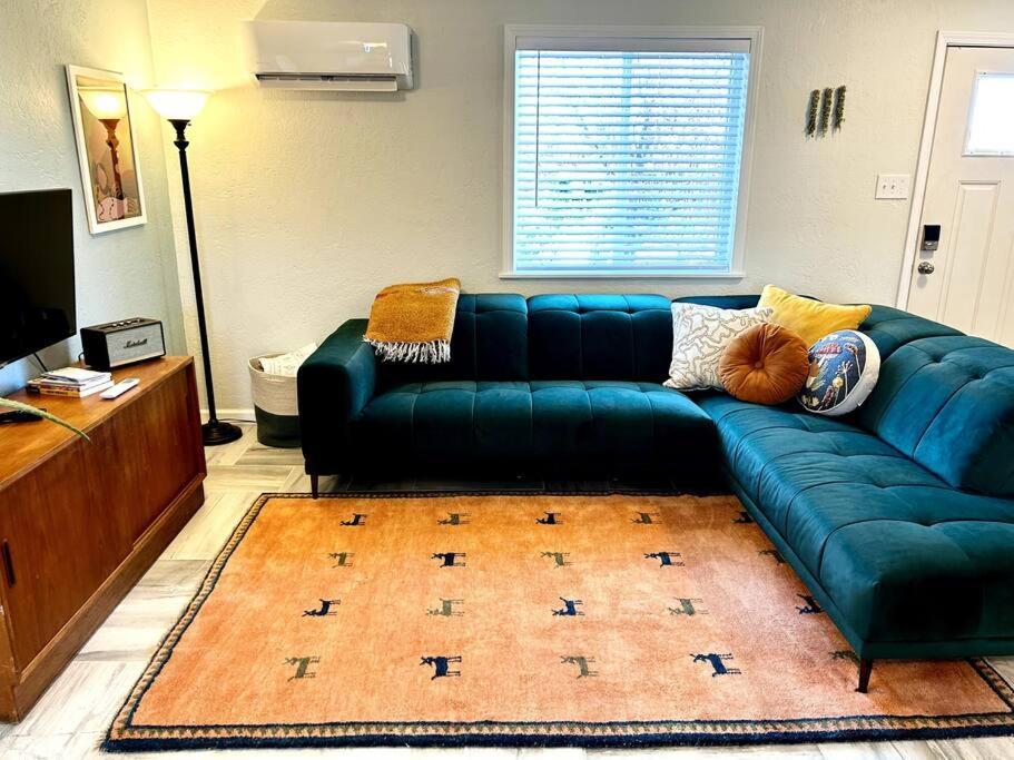 Fully Furnished, Serene Taos House エクステリア 写真