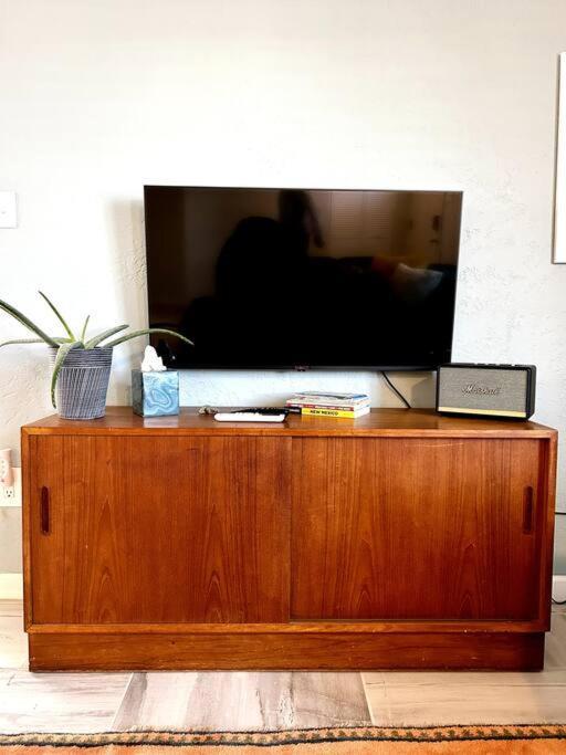Fully Furnished, Serene Taos House エクステリア 写真