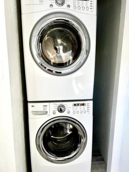 Fully Furnished, Serene Taos House エクステリア 写真
